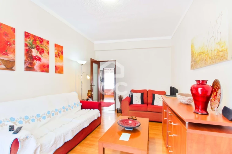 Apartamento T2 para Venda em Seixal Foto 6