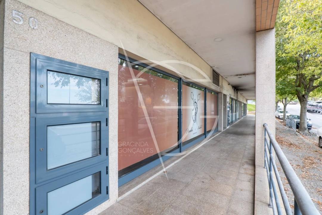 Loja para Venda em Santa Marinha e São Pedro da Afurada Foto 22