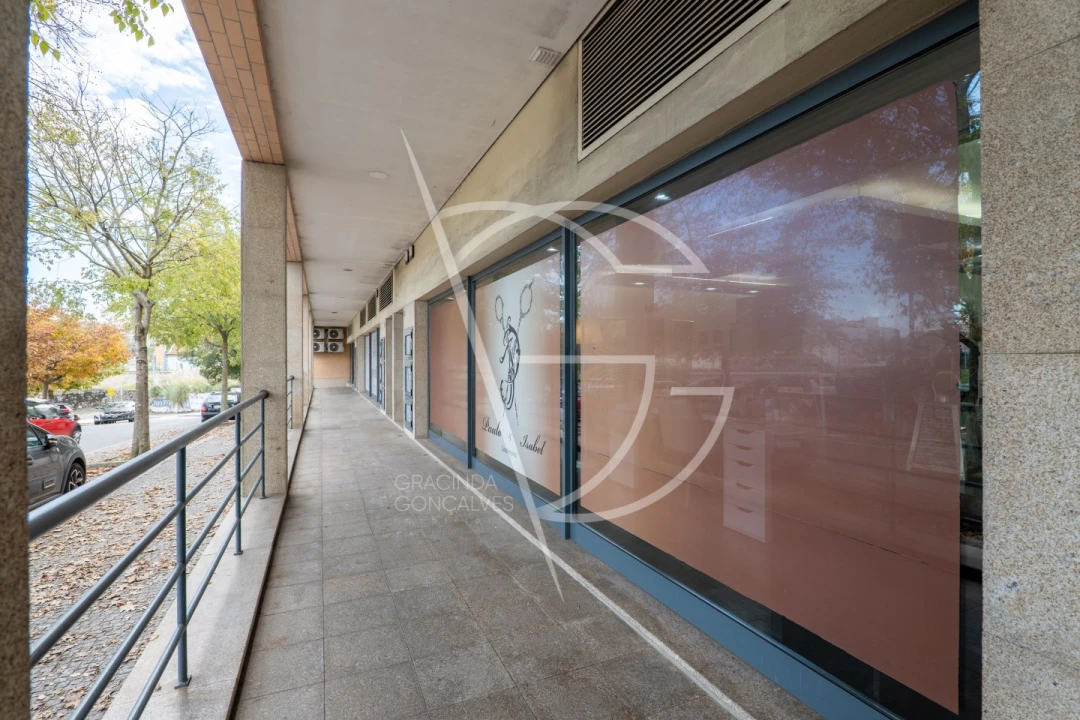 Loja para Venda em Santa Marinha e São Pedro da Afurada Foto 23