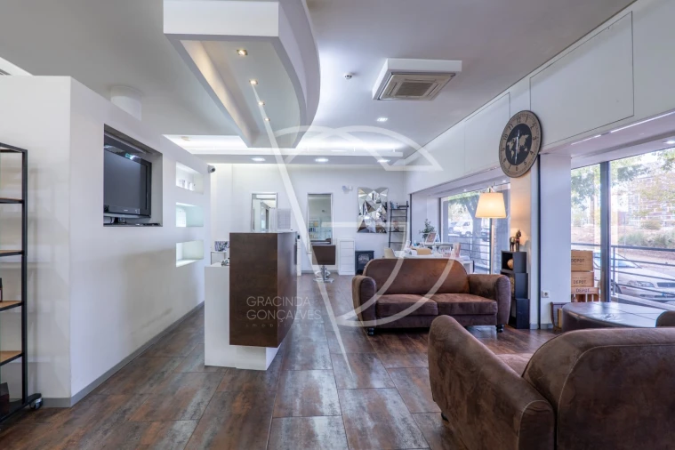 Loja para Venda em Santa Marinha e São Pedro da Afurada