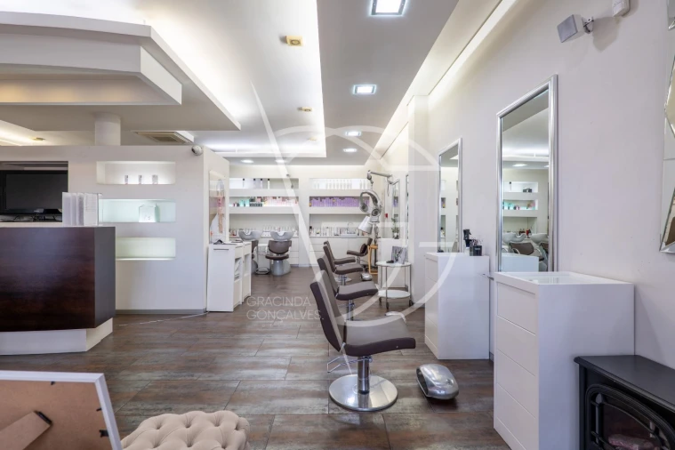 Loja para Venda em Santa Marinha e São Pedro da Afurada Foto 3