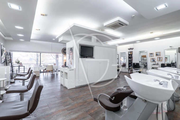 Loja para Venda em Santa Marinha e São Pedro da Afurada Foto 9