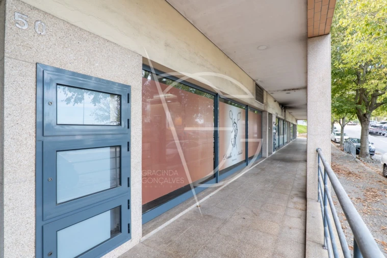 Loja para Venda em Santa Marinha e São Pedro da Afurada Foto 22