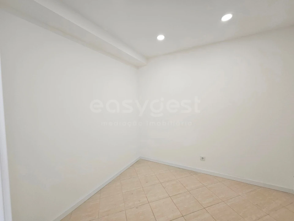 Moradia T3 para Venda em Estômbar e Parchal Foto 6