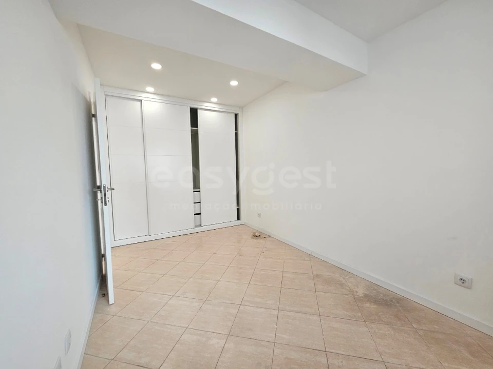 Moradia T3 para Venda em Estômbar e Parchal Foto 7