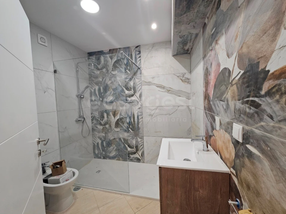 Moradia T3 para Venda em Estômbar e Parchal Foto 8