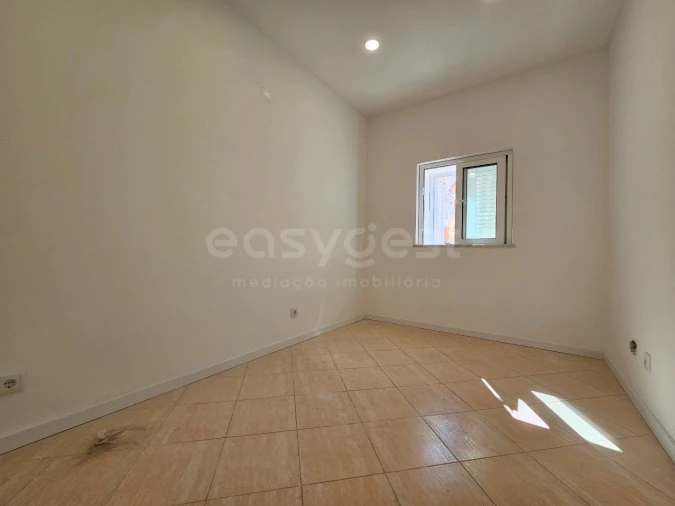 Moradia T3 para Venda em Estômbar e Parchal Foto 12