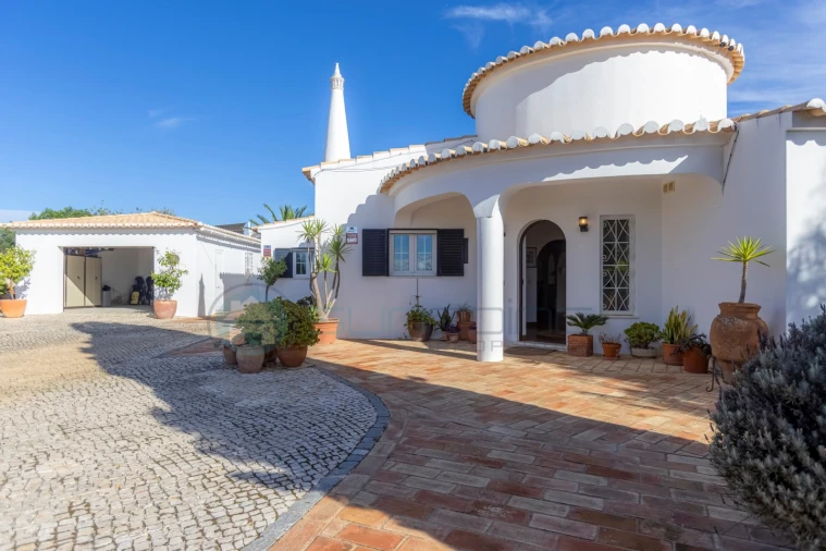 Moradia T4 para Venda em Luz Foto 7