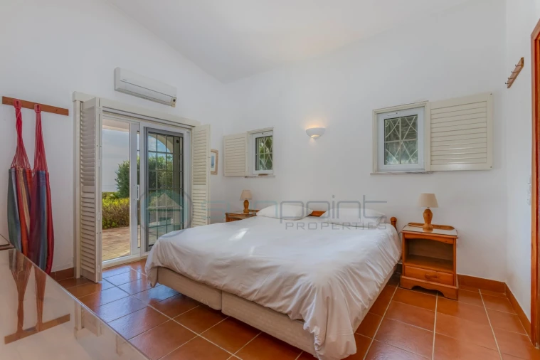 Moradia T4 para Venda em Luz Foto 16