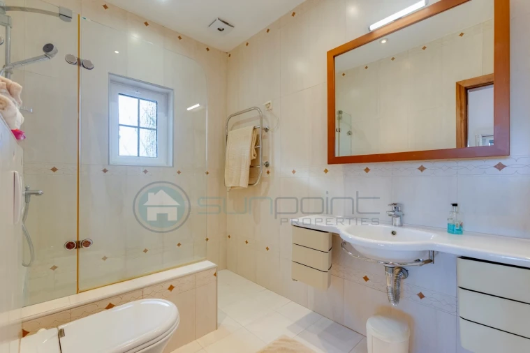 Moradia T4 para Venda em Luz Foto 18