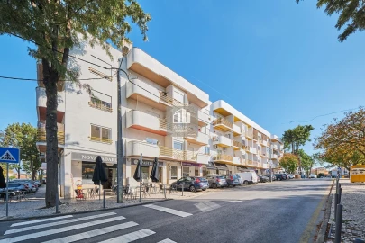 Apartamento T2 para Venda em Charneca de Caparica e Sobreda