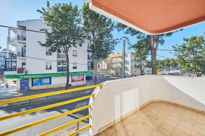 Apartamento T2 para Venda em Charneca de Caparica e Sobreda