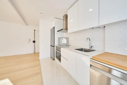 Apartamento T2 para Venda em Charneca de Caparica e Sobreda