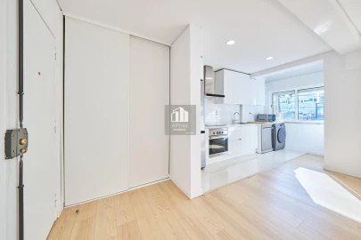 Apartamento T2 para Venda em Charneca de Caparica e Sobreda