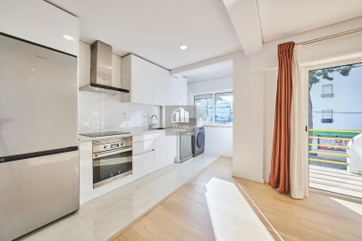 Apartamento T2 para Venda em Charneca de Caparica e Sobreda