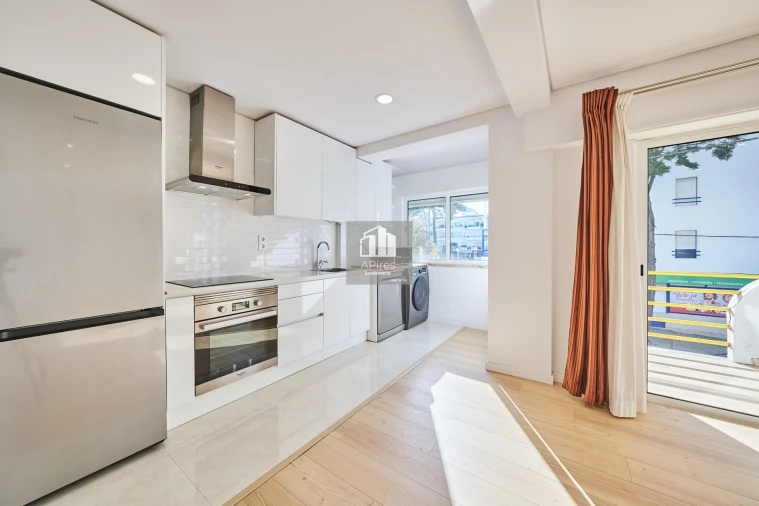 Apartamento T2 para Venda em Charneca de Caparica e Sobreda Foto 3
