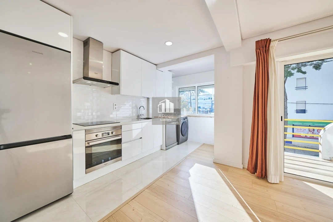 Apartamento T2 para Venda em Charneca de Caparica e Sobreda Foto 3