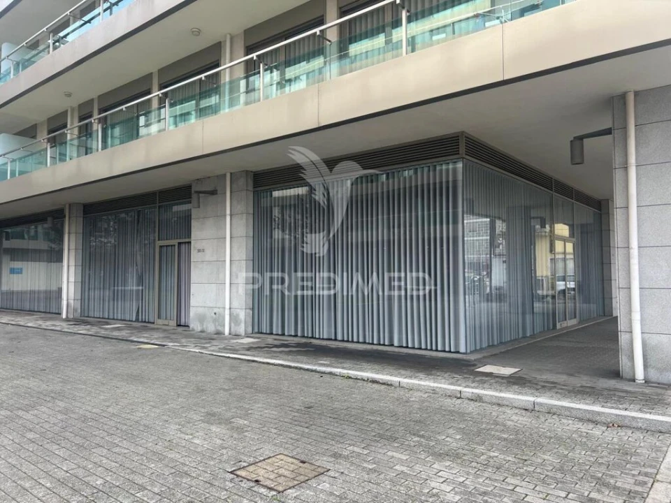 Loja para Arrendamento em Bougado (São Martinho e Santiago) Foto 1