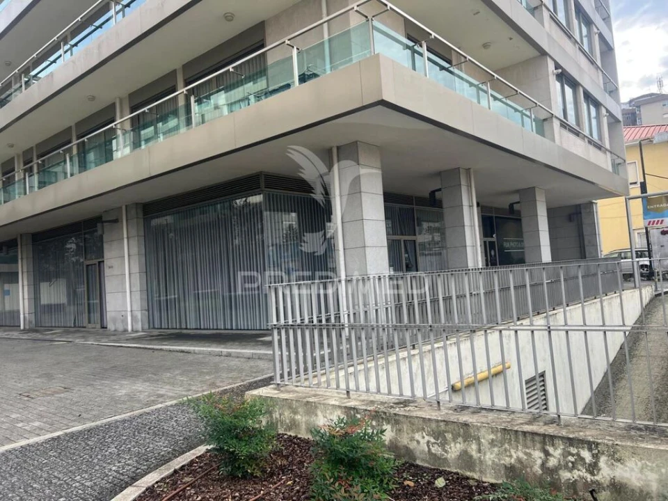 Loja para Arrendamento em Bougado (São Martinho e Santiago) Foto 6