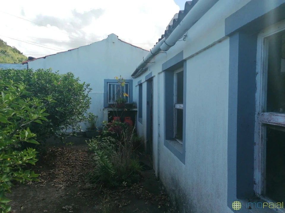 Moradia T2 para Venda em Cedros Foto 18