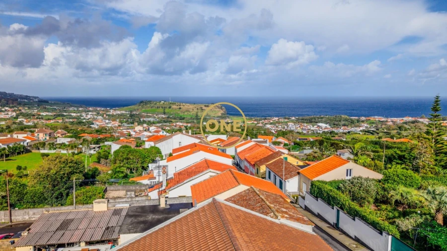 Moradia T4 para Venda em Capelas Foto 5