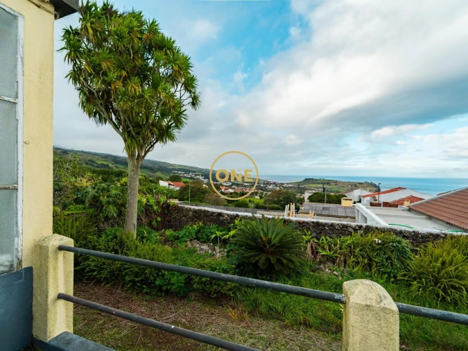 Moradia T4 para Venda em Capelas Foto 10