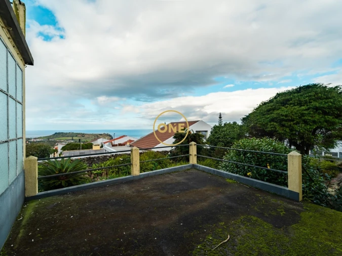 Moradia T4 para Venda em Capelas Foto 11