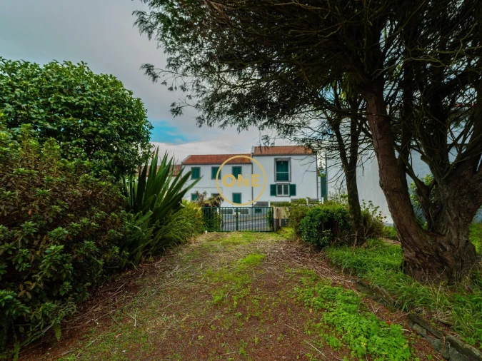 Moradia T4 para Venda em Capelas Foto 7