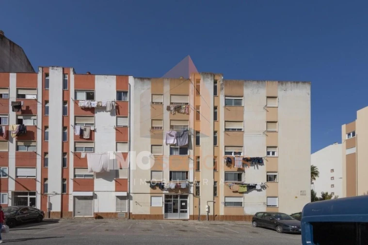 Apartamento T3 para Venda em Carregado e Cadafais