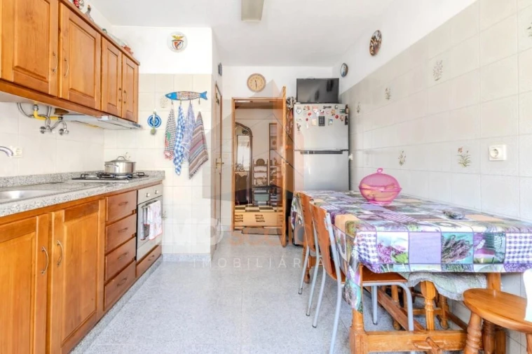 Apartamento T3 para Venda em Carregado e Cadafais Foto 8