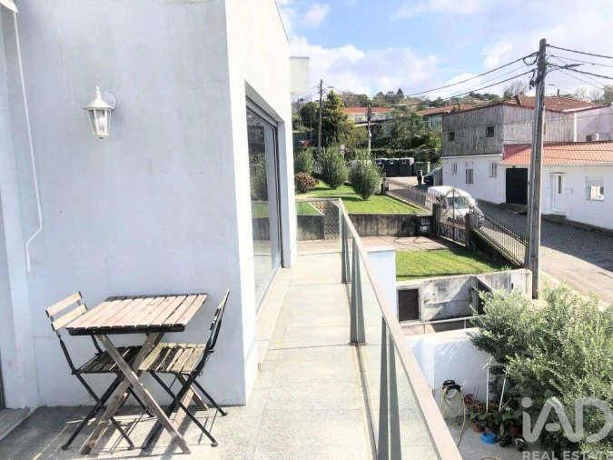 Moradia T3 para Venda em São Felix da Marinha Foto 2