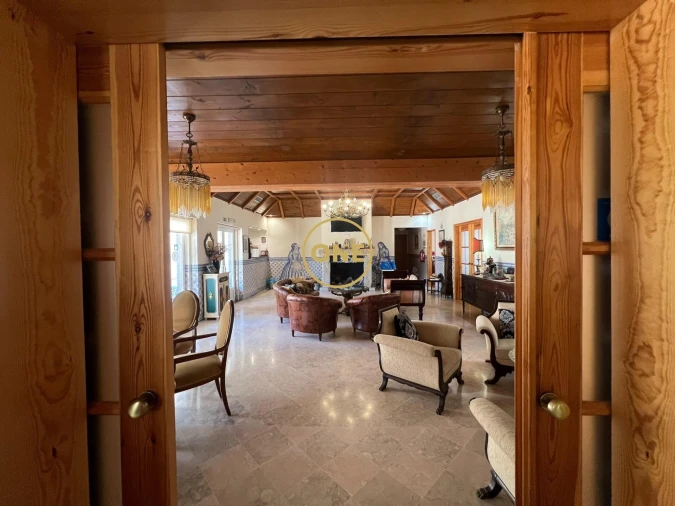 Negócio para Venda em Raposa Foto 235