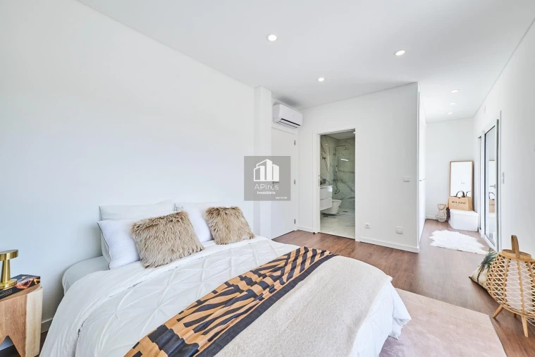 Moradia T4 para Venda em Laranjeiro e Feijó Foto 32