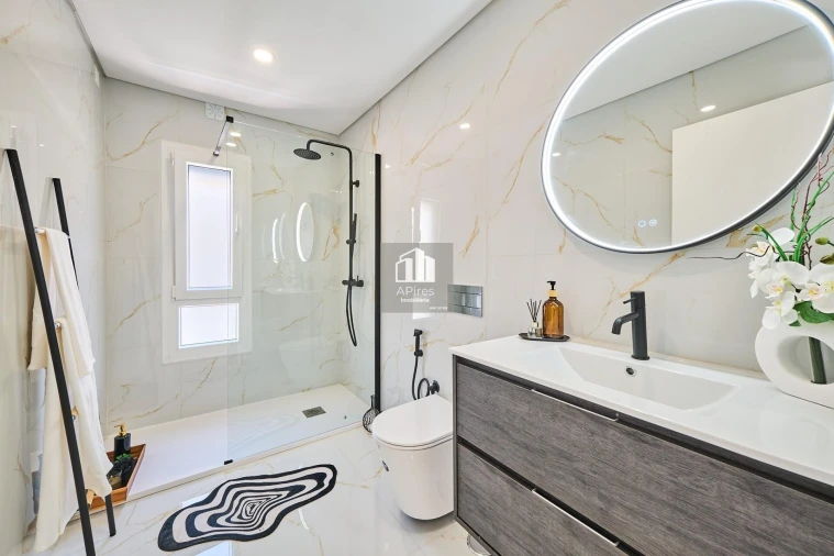 Moradia T4 para Venda em Laranjeiro e Feijó Foto 37