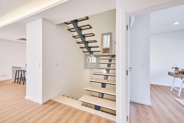 Moradia T4 para Venda em Laranjeiro e Feijó Foto 13