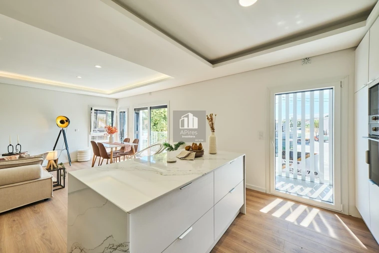 Moradia T4 para Venda em Laranjeiro e Feijó Foto 23