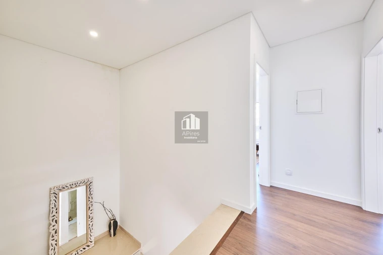 Moradia T4 para Venda em Laranjeiro e Feijó Foto 30