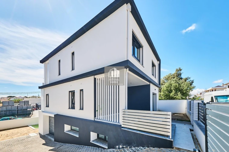 Moradia T4 para Venda em Laranjeiro e Feijó Foto 6