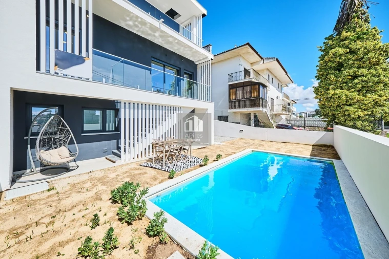 Moradia T4 para Venda em Laranjeiro e Feijó Foto 8