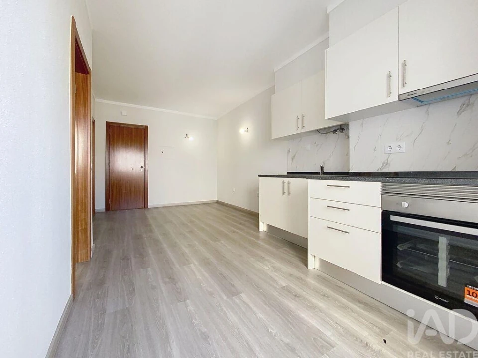 Apartamento T1 para Venda em Portimão Foto 12