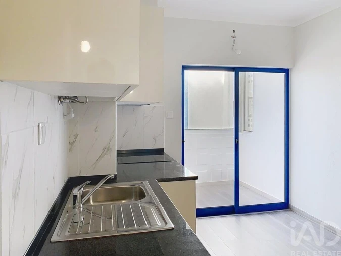 Apartamento T1 para Venda em Portimão Foto 4