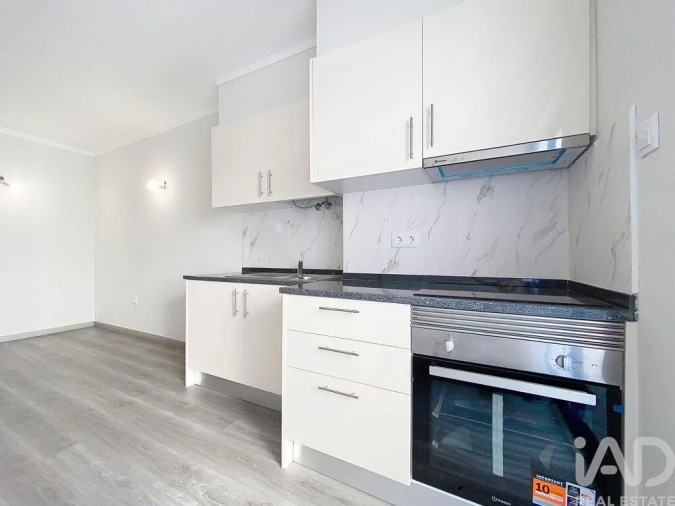 Apartamento T1 para Venda em Portimão Foto 9