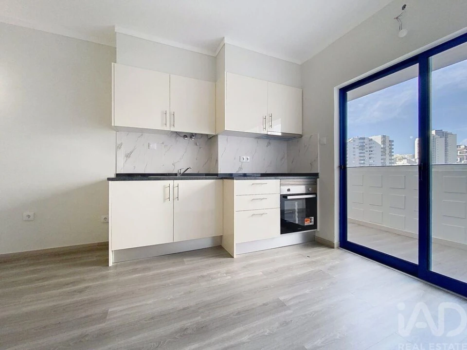 Apartamento T1 para Venda em Portimão Foto 7
