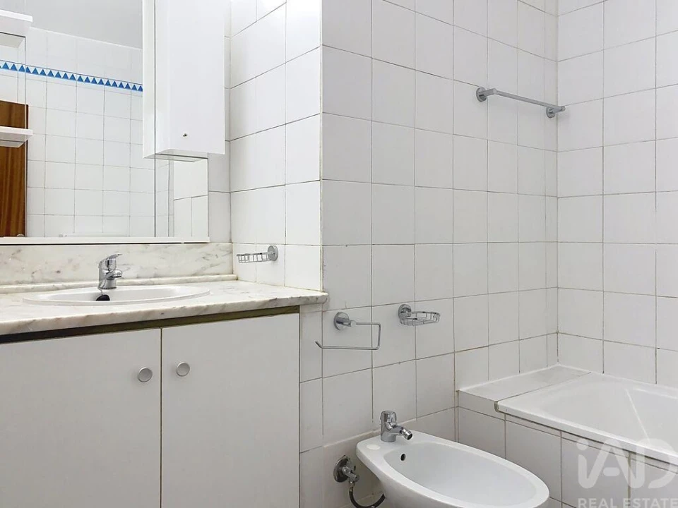 Apartamento T1 para Venda em Portimão Foto 6