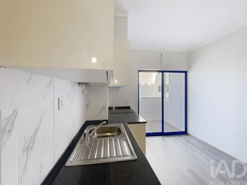 Apartamento T1 para Venda em Portimão Foto 8