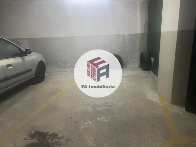 Garagem para Venda em Matosinhos e Leça da Palmeira Foto 2