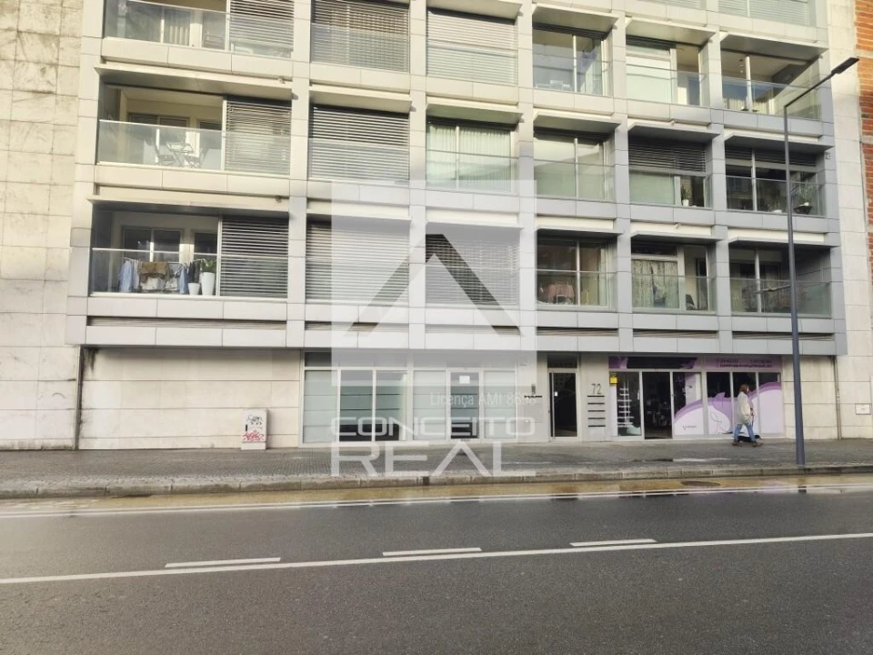 Loja para Venda em Cidade da Maia Foto 3