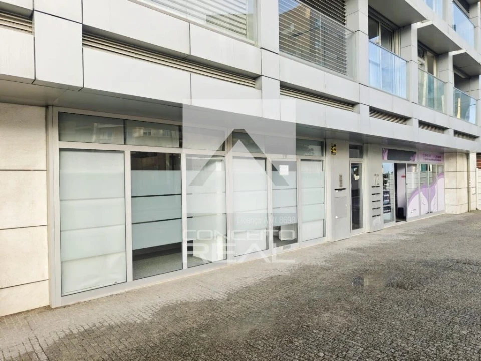 Loja para Venda em Cidade da Maia Foto 2