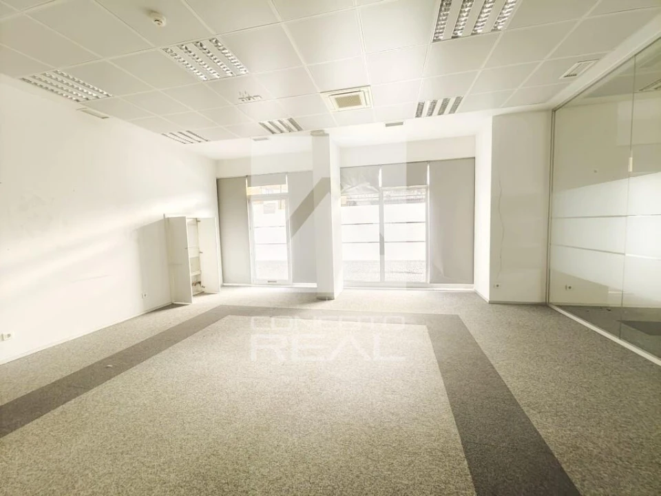 Loja para Venda em Cidade da Maia Foto 6