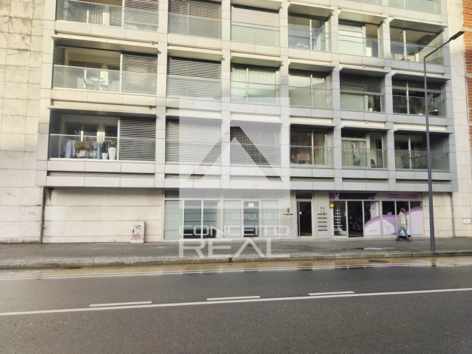 Loja para Venda em Cidade da Maia Foto 3